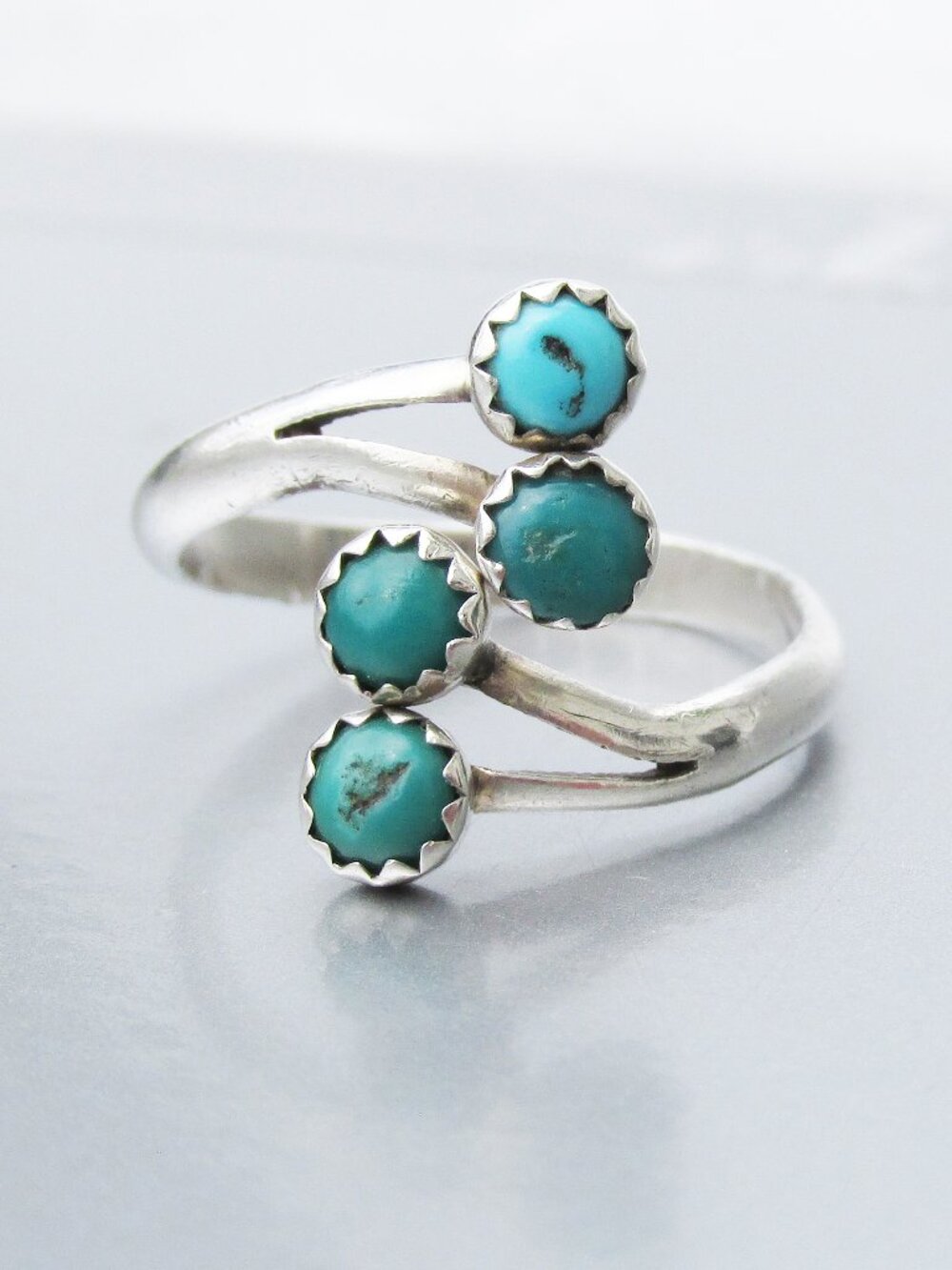 Vintage Sterling Silver Turquoise Zuni Petit Point Ring Size 7